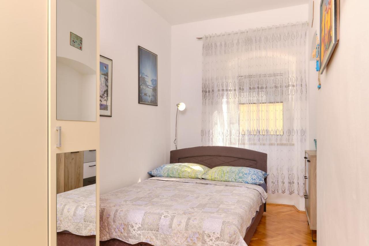 Snjezana Lägenhet Mali Lošinj Exteriör bild